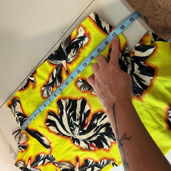 Jonathan Saunders 2014 Yellow Tulip Cropped Short Sleeve Zipper Back Top Size 6 - Picture 10 of 11